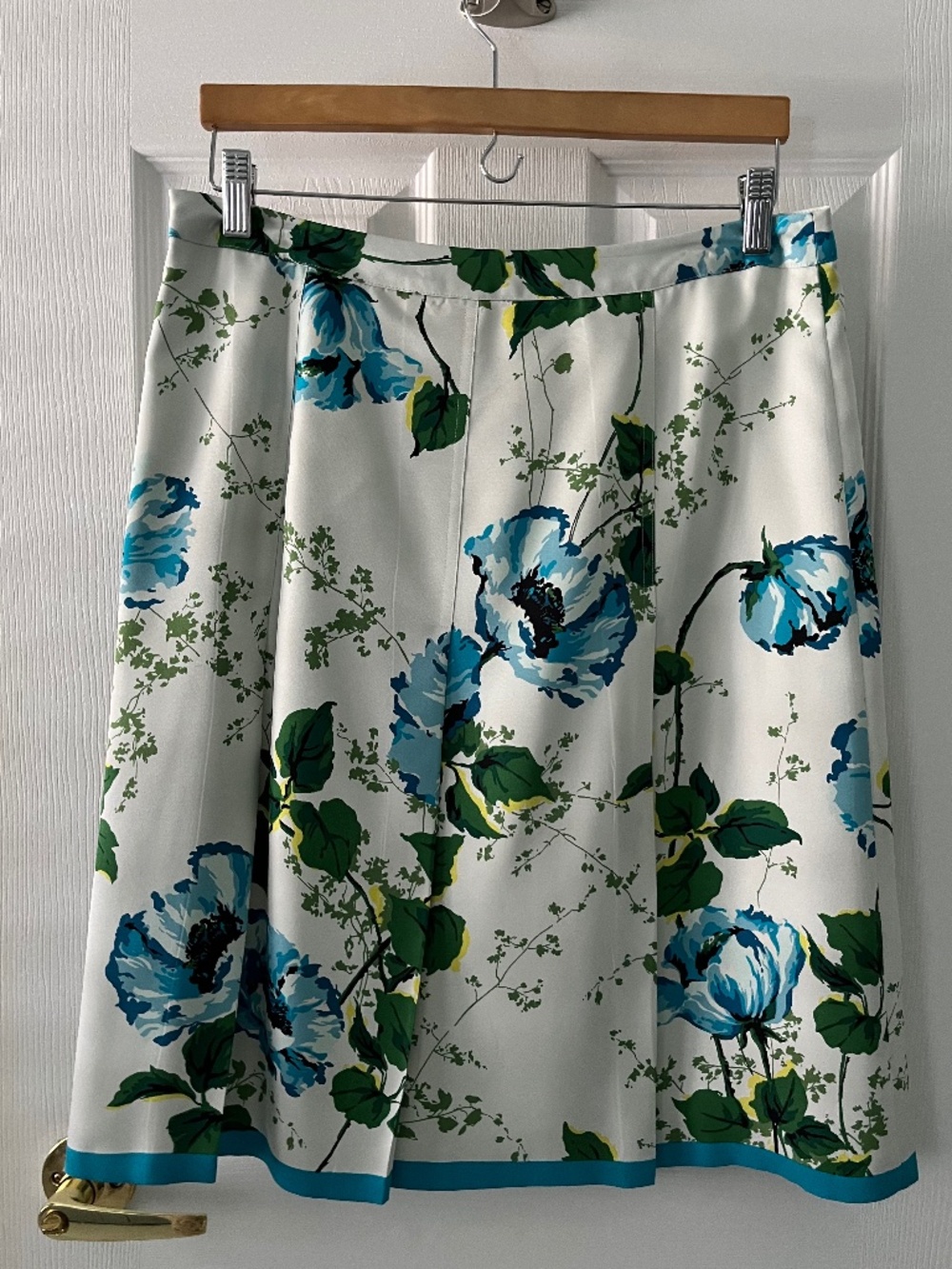 Banana Republic Silk Pleated Floral Skirt - Size 6 - Authentic